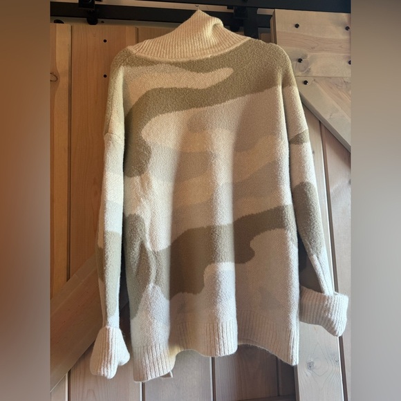 NWOT Express Camo Print Cowl Neck Tunic Sweater - Picture 10 of 12